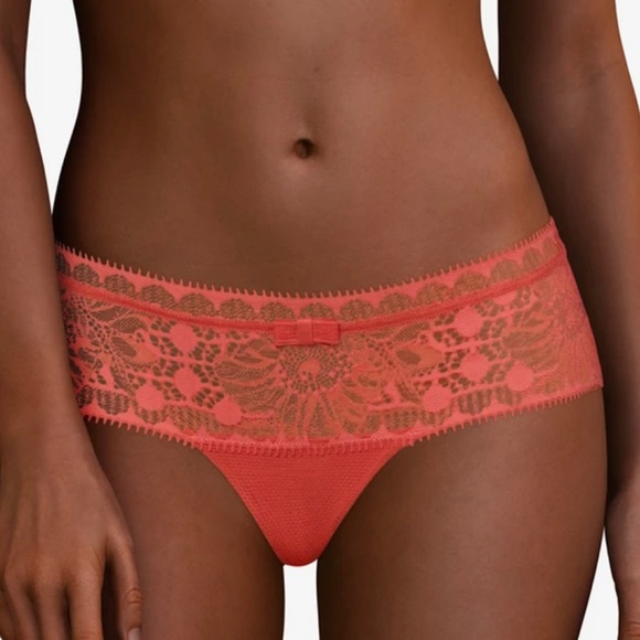 Tanga Chantelle Day To Night – Intimo Donna In Pizzo Valencienne, Vita Morbida E Taglio Gamba Alta, Collezione Lingerie